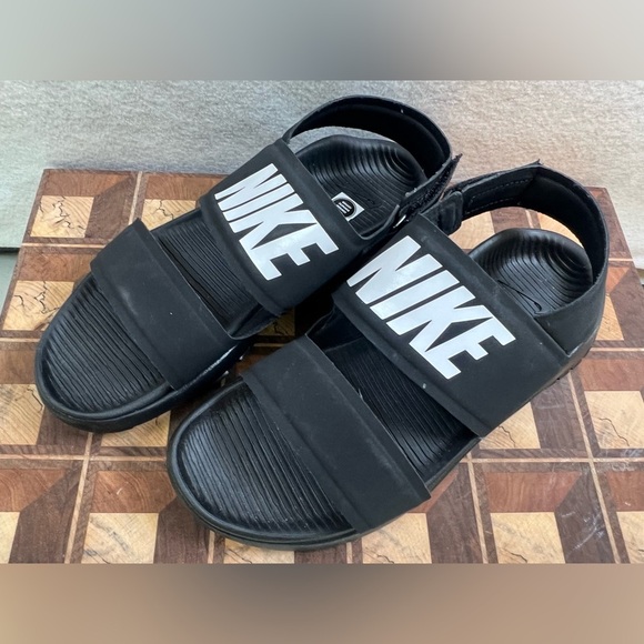 Nike Tanjun Women’s Comfort Sandals Slides Slippers House Shoes Size 6 NWOT - Picture 1 of 6